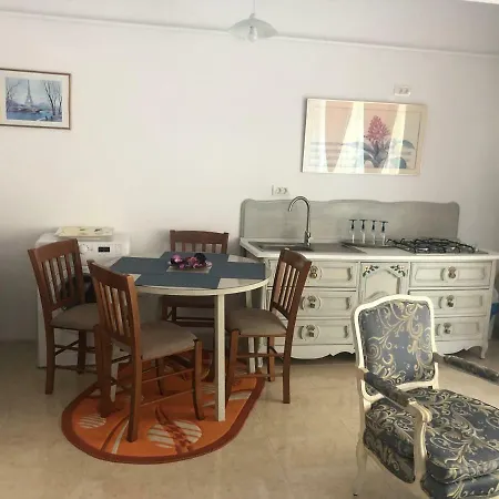 Adina Apartman